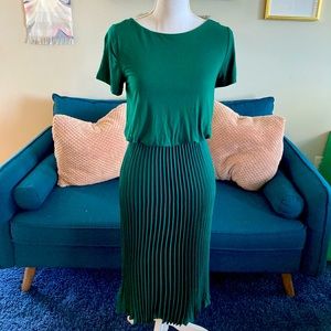 LOFT Mixed Media Pleated Dress Size 4